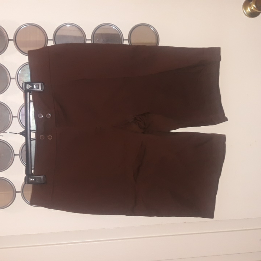 🌺BROWN Shorts - Picture 1 of 3